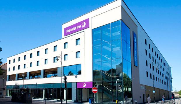 Premier Inn Staines Upon Thames Extérieur photo
